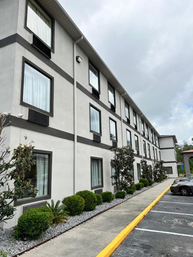 Quality Inn & Suites Biloxi Exterior photo