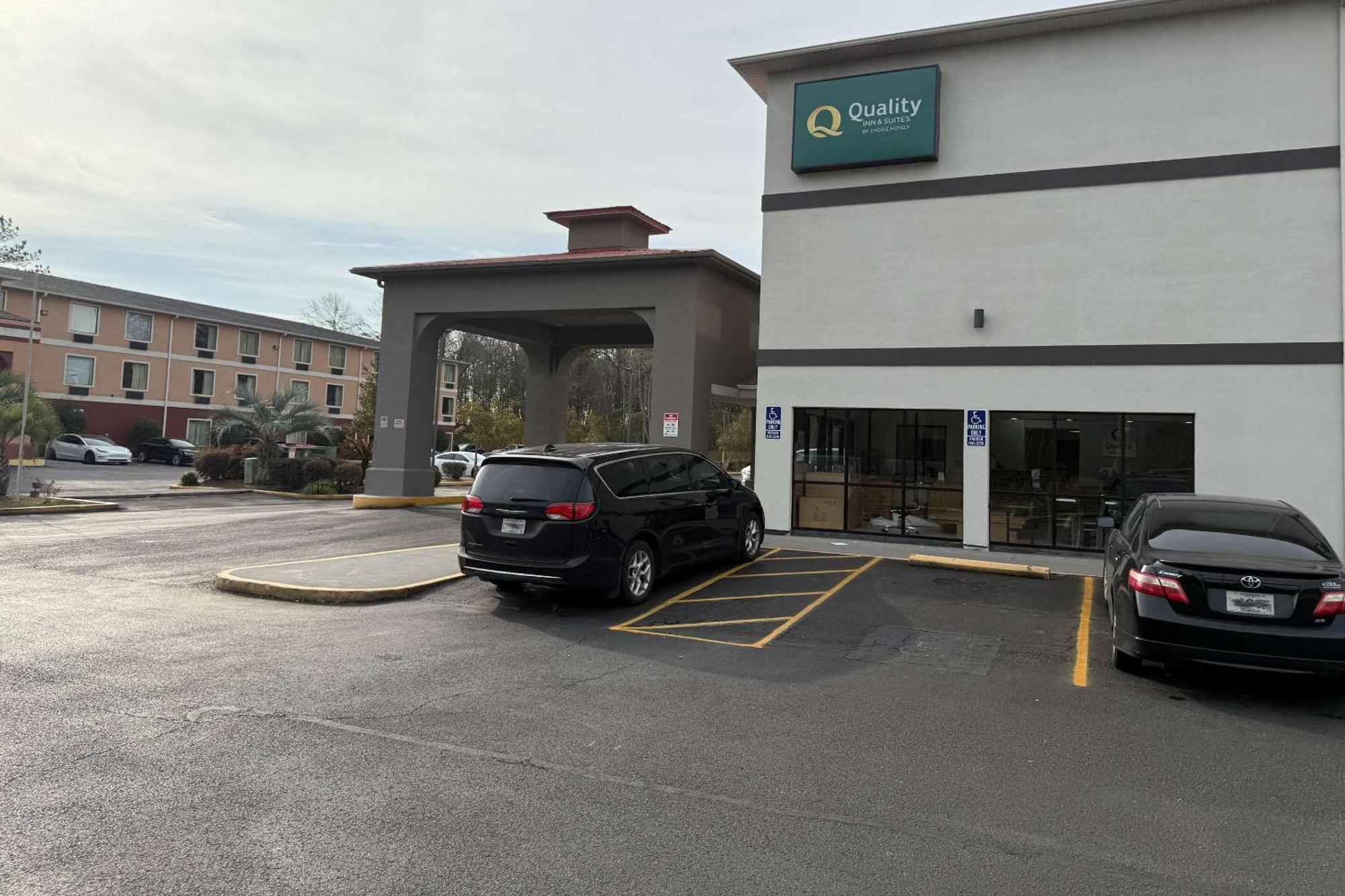 Quality Inn & Suites Biloxi Exterior photo