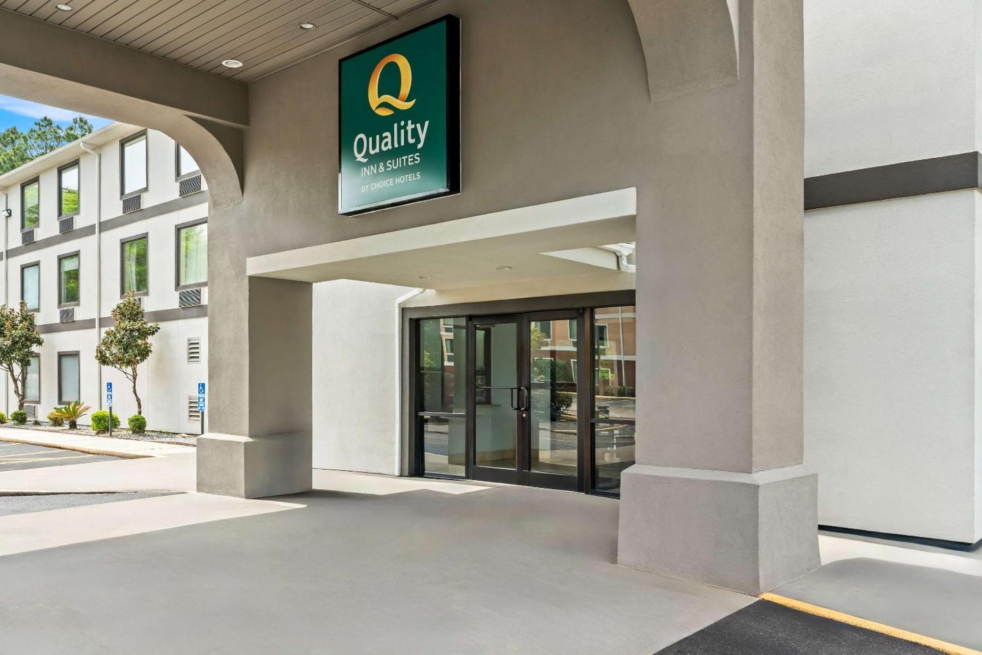 Quality Inn & Suites Biloxi Exterior photo