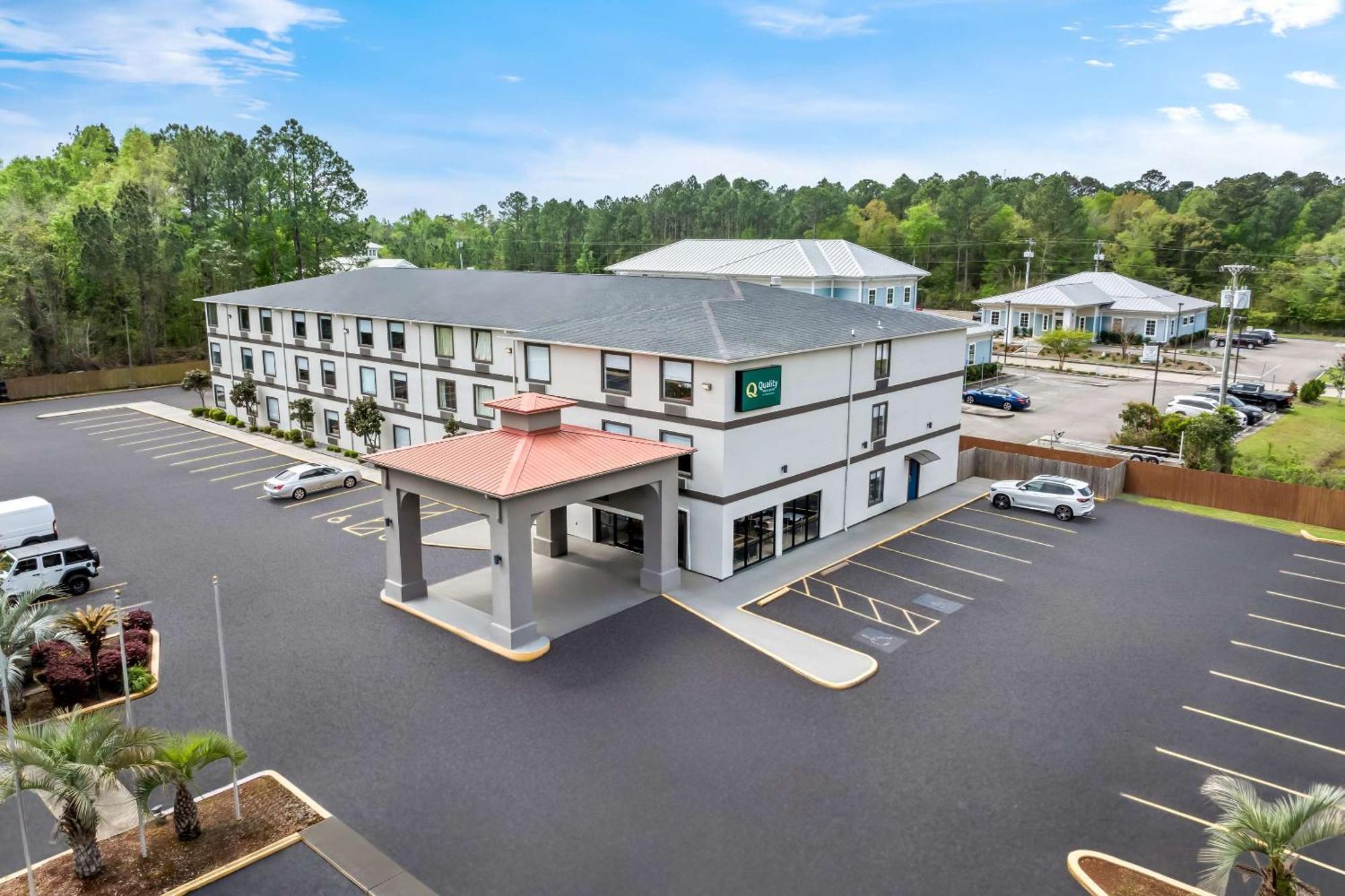 Quality Inn & Suites Biloxi Exterior photo
